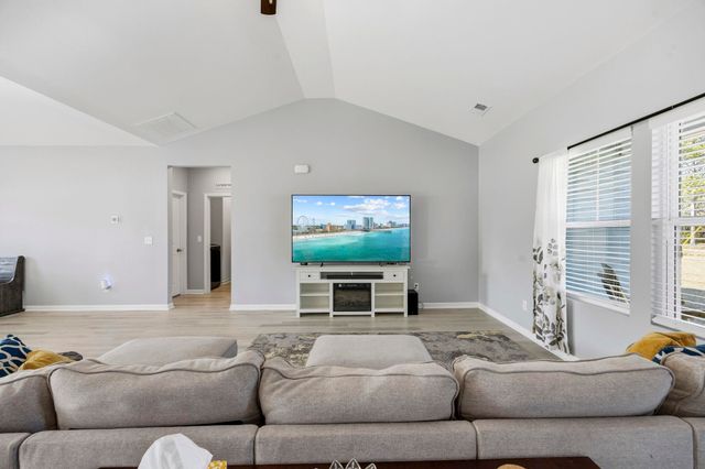 1010 Log Cabin Rd., Loris, SC 29569