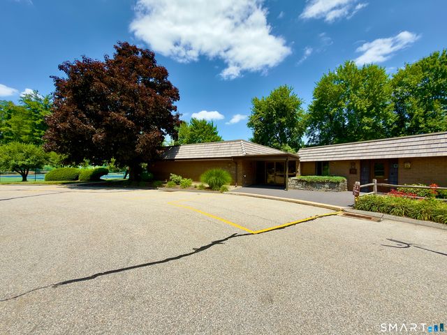 64 Oxbow Drive C2, Glastonbury, CT 06033