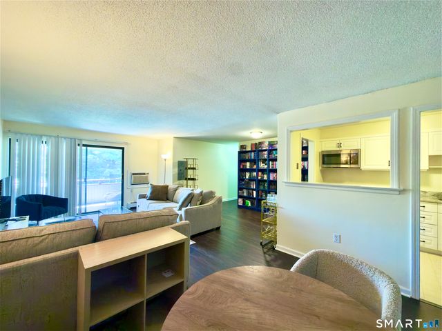 64 Oxbow Drive C2, Glastonbury, CT 06033