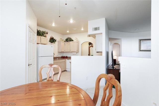 6480 Annie Oakley Drive 511, Las Vegas, NV 89120