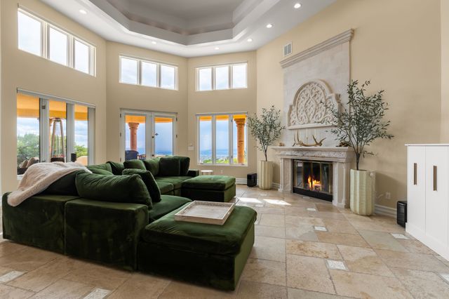 2 Sandia Heights, Albuquerque, NM 87122