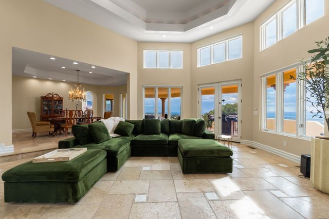 2 Sandia Heights, Albuquerque, NM 87122