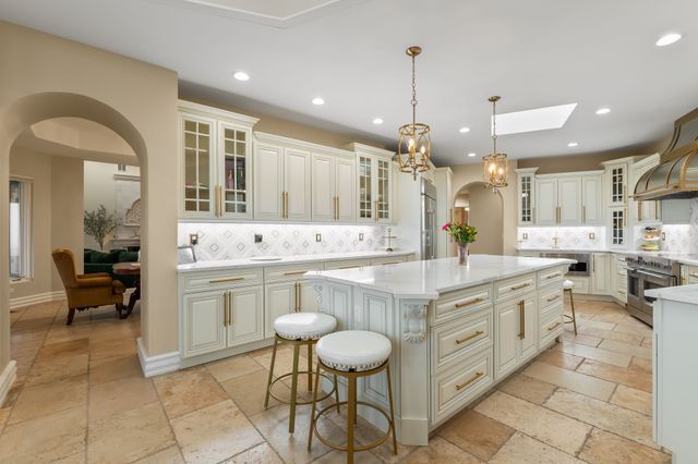 2 Sandia Heights, Albuquerque, NM 87122