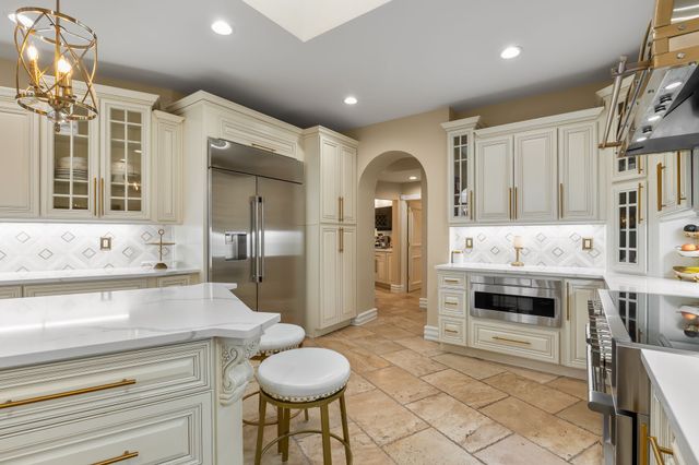 2 Sandia Heights, Albuquerque, NM 87122