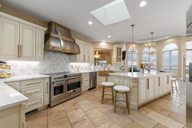 2 Sandia Heights, Albuquerque, NM 87122