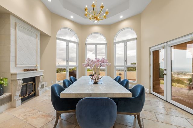 2 Sandia Heights, Albuquerque, NM 87122