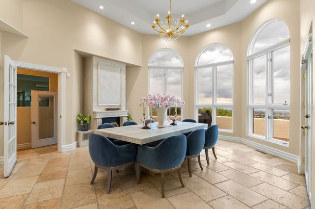 2 Sandia Heights, Albuquerque, NM 87122