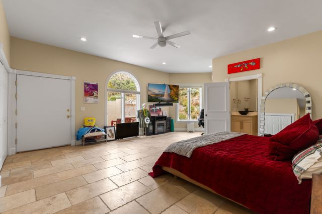2 Sandia Heights, Albuquerque, NM 87122