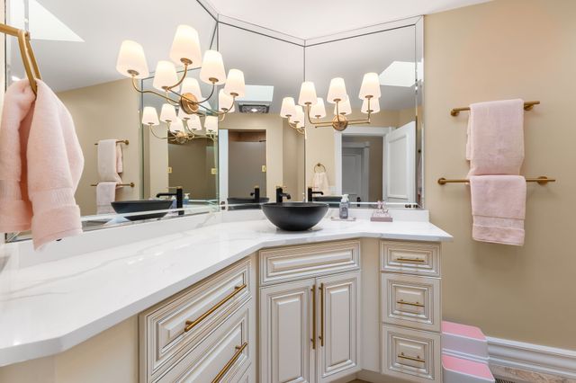 2 Sandia Heights, Albuquerque, NM 87122