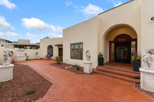 2 Sandia Heights, Albuquerque, NM 87122