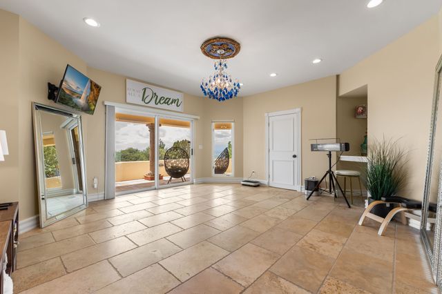 2 Sandia Heights, Albuquerque, NM 87122
