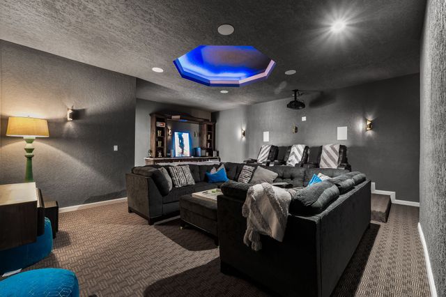 2 Sandia Heights, Albuquerque, NM 87122
