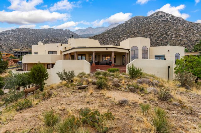2 Sandia Heights, Albuquerque, NM 87122