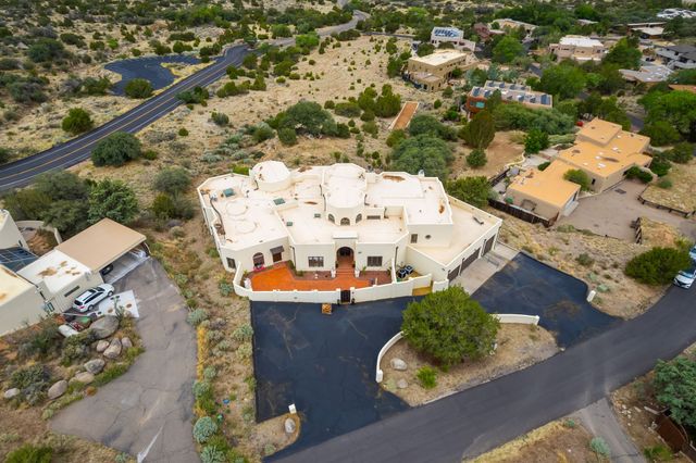 2 Sandia Heights, Albuquerque, NM 87122