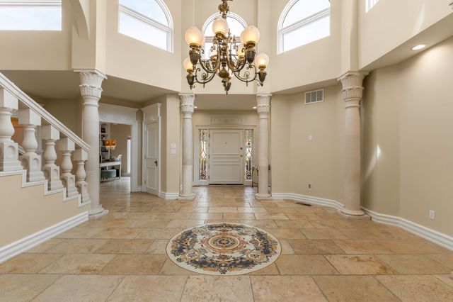 2 Sandia Heights, Albuquerque, NM 87122