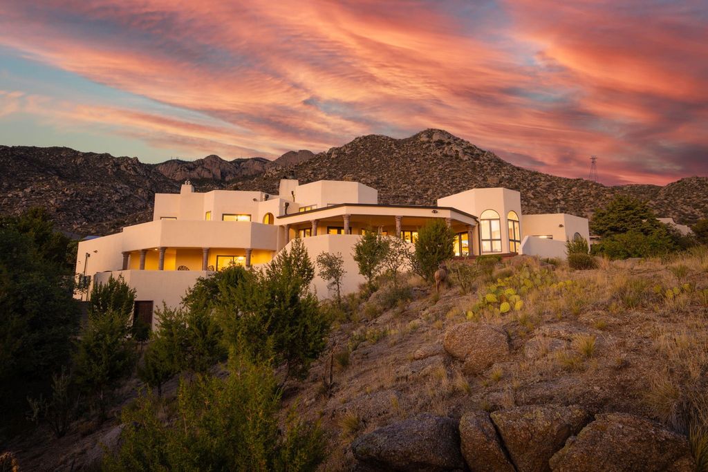 2 Sandia Heights, Albuquerque, NM 87122