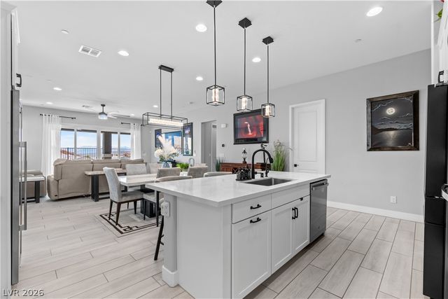 80 Tatahatso Point Street, Henderson, NV 89011