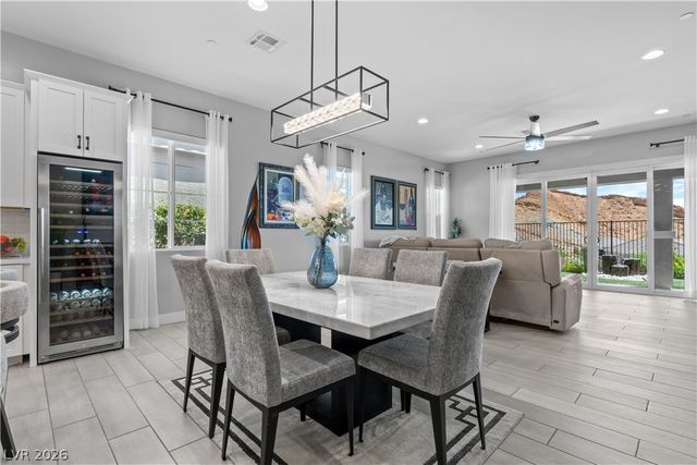 80 Tatahatso Point Street, Henderson, NV 89011