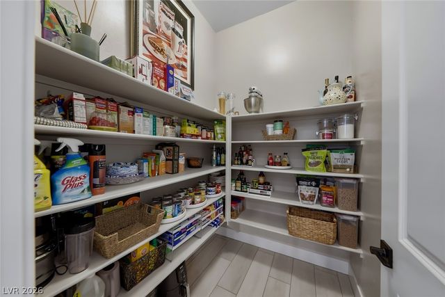 80 Tatahatso Point Street, Henderson, NV 89011