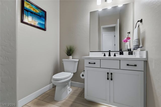 80 Tatahatso Point Street, Henderson, NV 89011