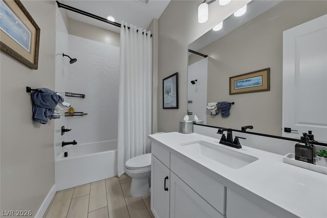 80 Tatahatso Point Street, Henderson, NV 89011