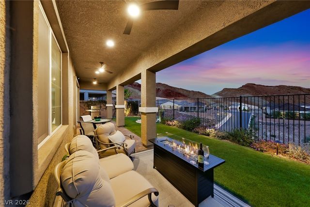 80 Tatahatso Point Street, Henderson, NV 89011