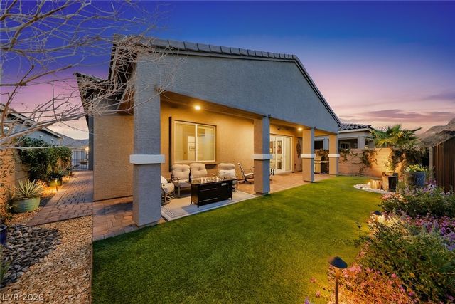 80 Tatahatso Point Street, Henderson, NV 89011