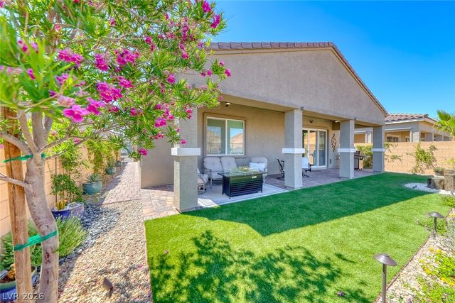 80 Tatahatso Point Street, Henderson, NV 89011