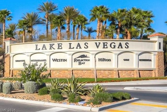 80 Tatahatso Point Street, Henderson, NV 89011