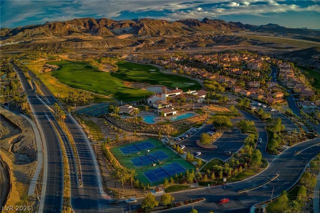 80 Tatahatso Point Street, Henderson, NV 89011