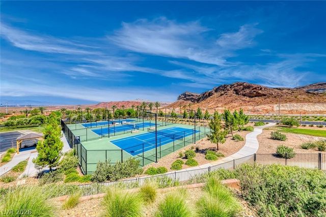 80 Tatahatso Point Street, Henderson, NV 89011