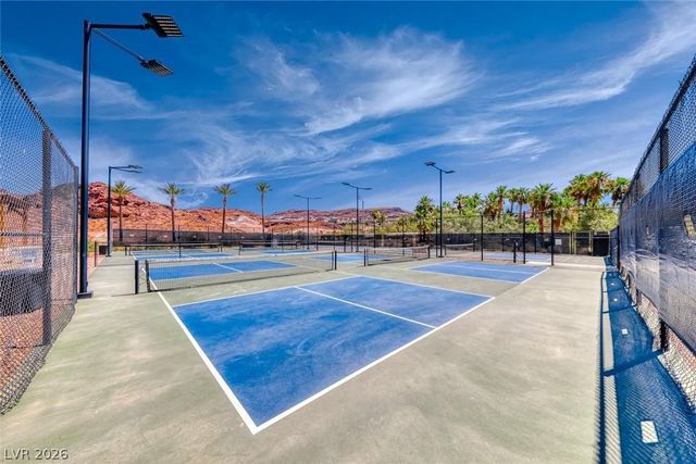 80 Tatahatso Point Street, Henderson, NV 89011