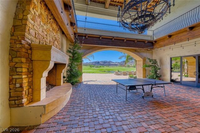 80 Tatahatso Point Street, Henderson, NV 89011
