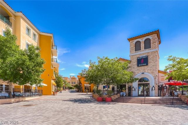 80 Tatahatso Point Street, Henderson, NV 89011