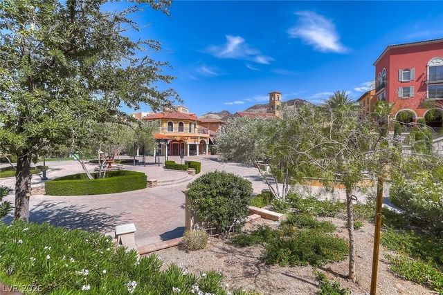 80 Tatahatso Point Street, Henderson, NV 89011