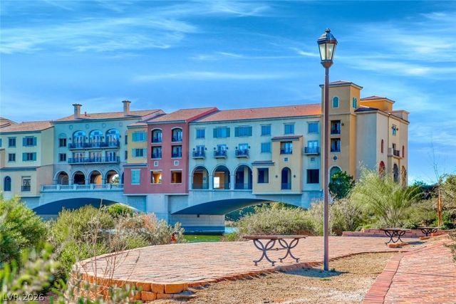 80 Tatahatso Point Street, Henderson, NV 89011