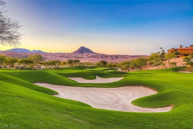 80 Tatahatso Point Street, Henderson, NV 89011