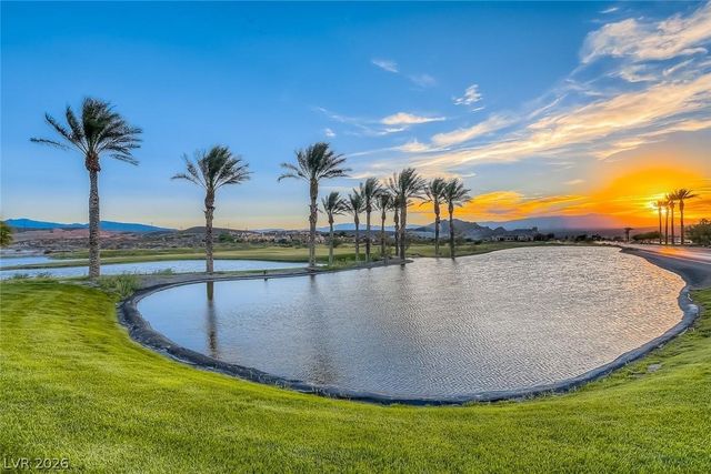80 Tatahatso Point Street, Henderson, NV 89011