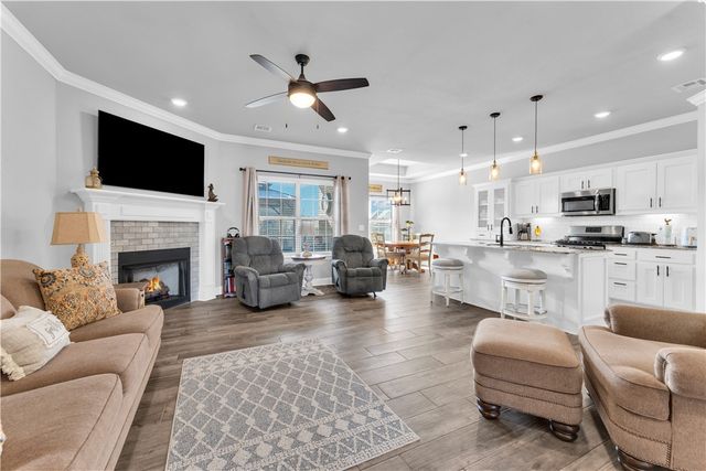 5605 Sapphire Drive, Springdale, AR 72764