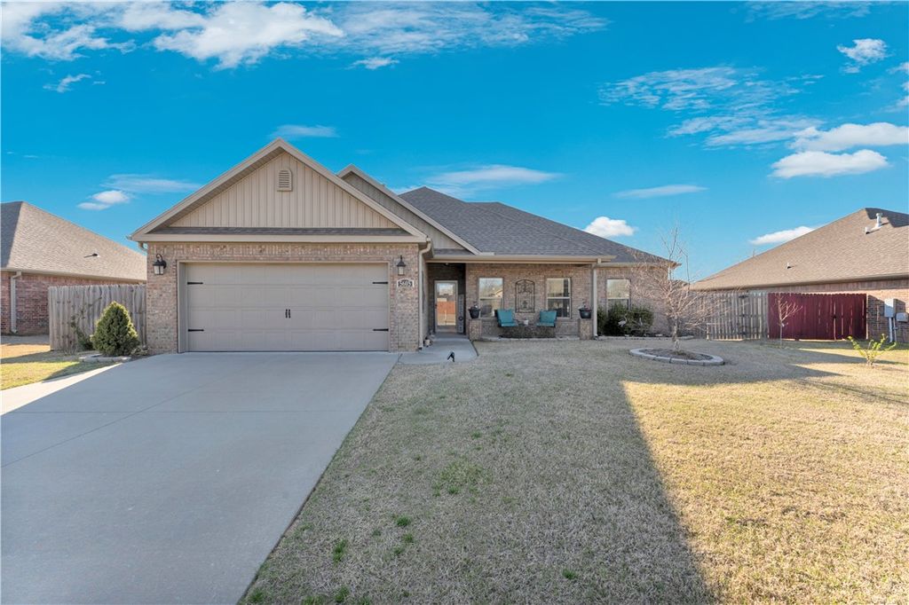 5605 Sapphire Drive, Springdale, AR 72764