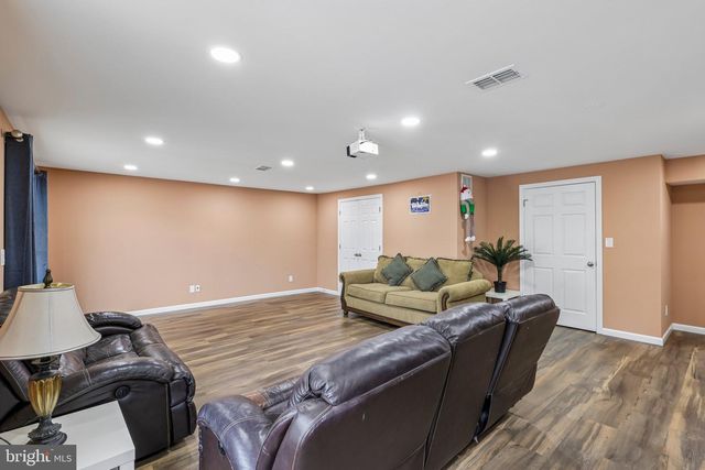 406 ELLSWORTH WAY, Monmouth Junction, NJ 08852