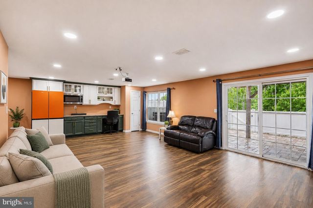 406 ELLSWORTH WAY, Monmouth Junction, NJ 08852