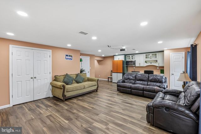 406 ELLSWORTH WAY, Monmouth Junction, NJ 08852