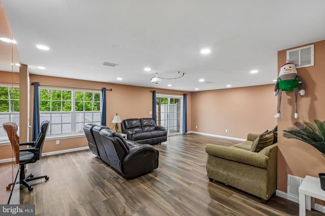 406 ELLSWORTH WAY, Monmouth Junction, NJ 08852