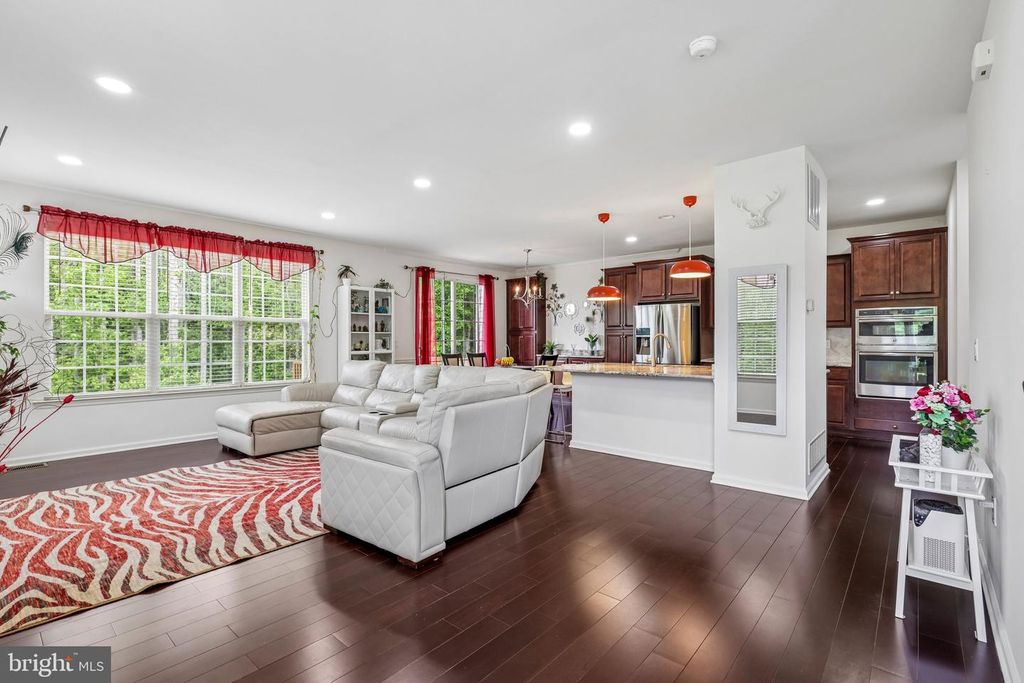 406 ELLSWORTH WAY, Monmouth Junction, NJ 08852
