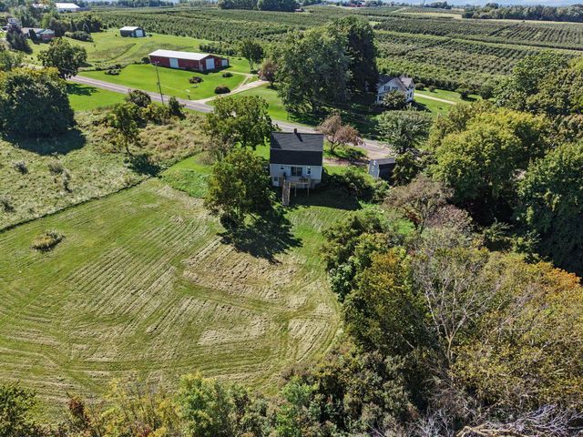 8670 Sparta Avenue NW, Sparta, MI 49345