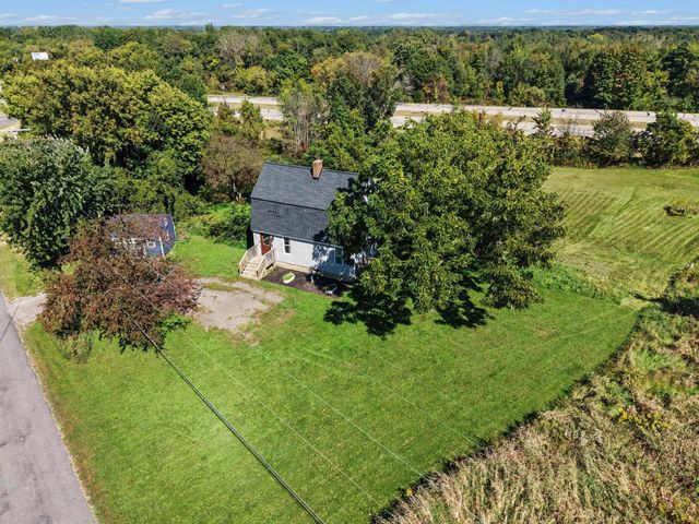 8670 Sparta Avenue NW, Sparta, MI 49345