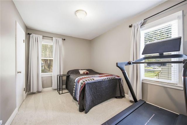 6101 W 76th Street, Prairie Village, KS 66208