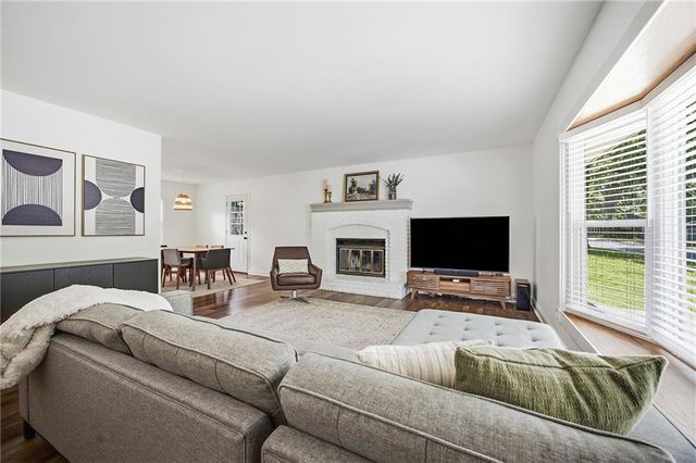 6101 W 76th Street, Prairie Village, KS 66208
