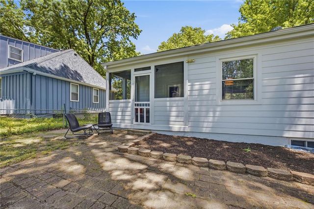 6101 W 76th Street, Prairie Village, KS 66208